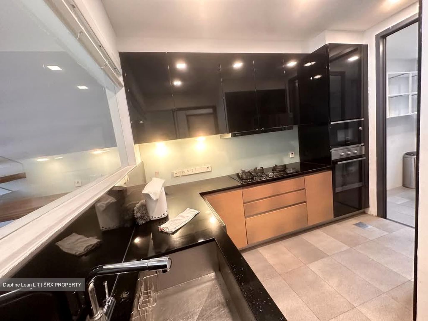 Ocean 8 (D4), Terrace #577769951
